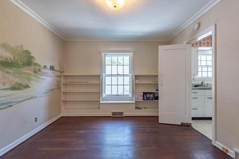 1319 E University St, Bloomington, IN 47401 photo 8