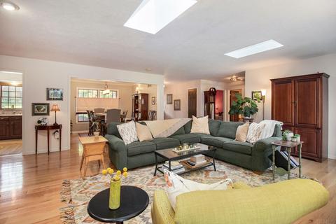51171 Pheasant Run Dr, Granger, IN 46530 photo 5