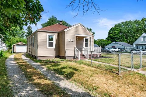 2212 S Hackley St, Muncie, IN 47302 photo 2