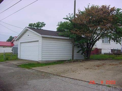 207 W 4th St, Bicknell, IN 47512 photo 7