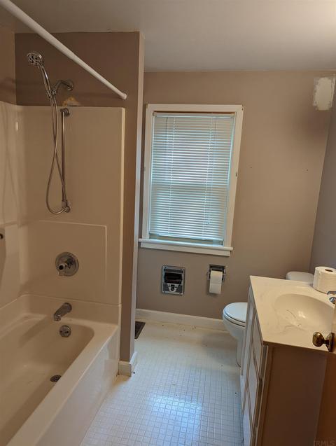 703 Hendricks St, Berne, IN 46711 photo 17