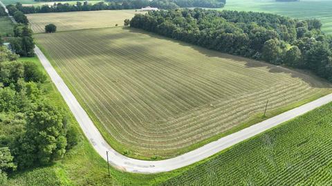 300 E 150 S, Winamac, IN 46996 photo 2