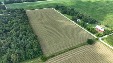 300 E 150 S, Winamac, IN 46996 photo 4