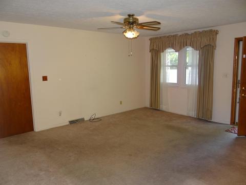 1134 W Brook St, Mitchell, IN 47446 photo 2