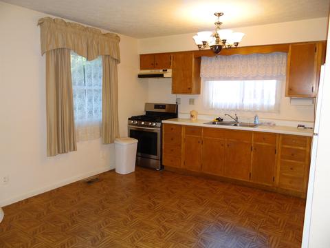 1134 W Brook St, Mitchell, IN 47446 photo 4