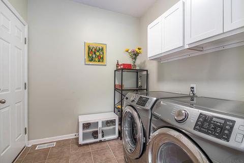 14033 Fox Chase Dr, Granger, IN 46530 photo 16