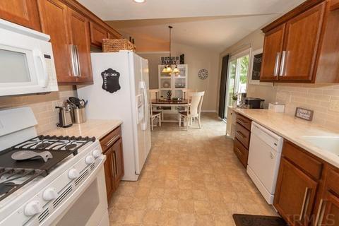 102 Maple Ln, Wakarusa, IN 46573 photo 12