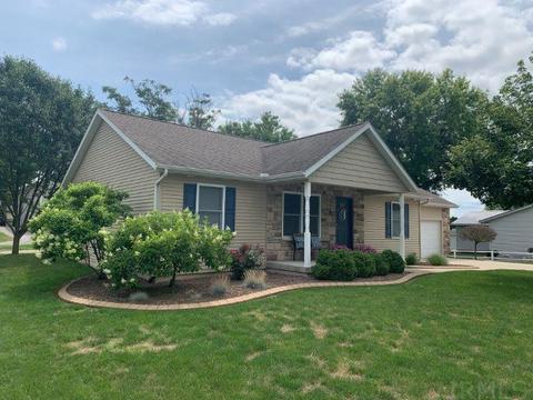 102 Maple Ln, Wakarusa, IN 46573 photo 1