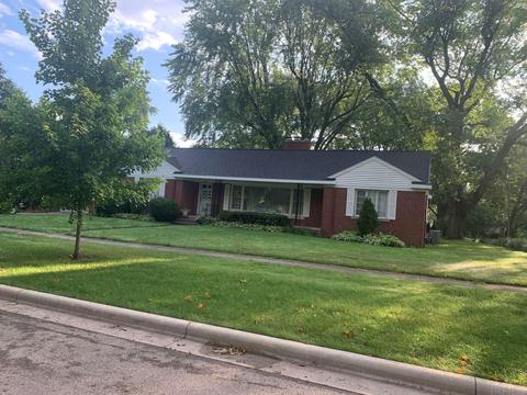 222 E Wabash Ave, Wakarusa, IN 46573 photo 1