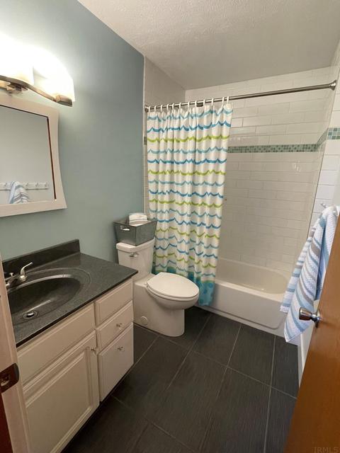 12220 Fields Farm Ct, Granger, IN 46530 photo 23