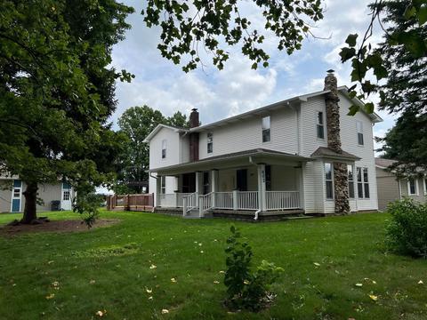 402 E Main St, Chalmers, IN 47929 photo 3