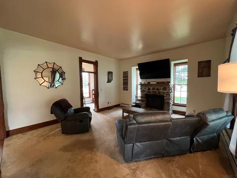402 E Main St, Chalmers, IN 47929 photo 7