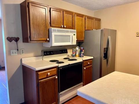 2890 E Carowinds Ct, Bloomington, IN 47401 photo 5