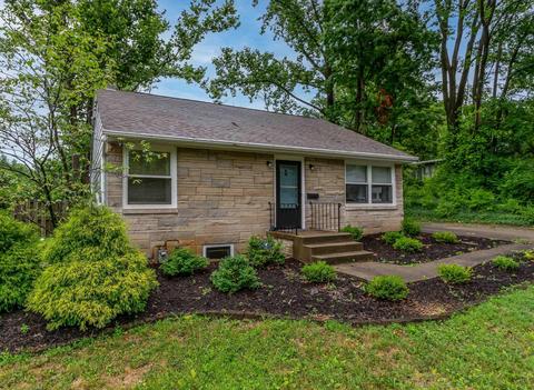 2023 E Maxwell Ln, Bloomington, IN 47401 photo 2
