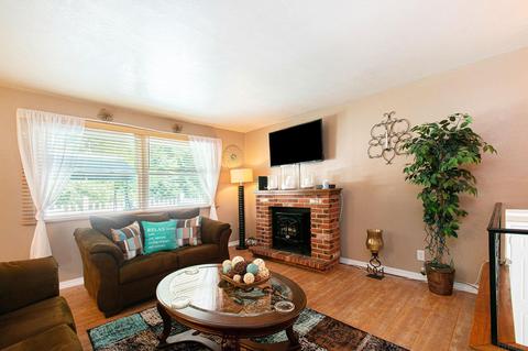 58456 Valley View Dr, Elkhart, IN 46517 photo 2