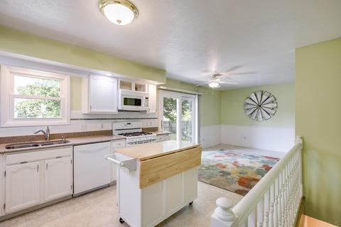 51531 Shaker Ln, Granger, IN 46530 photo 2