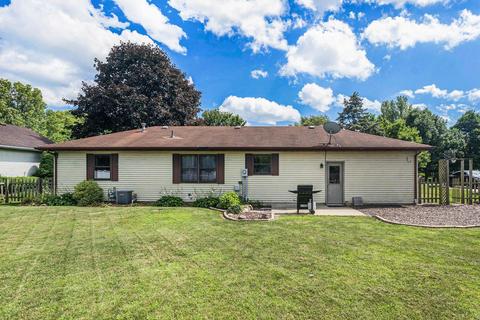 304 Eugene Dr, Middlebury, IN 46540 photo 6