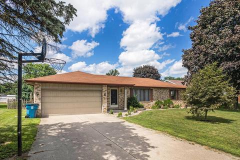304 Eugene Dr, Middlebury, IN 46540 photo 1