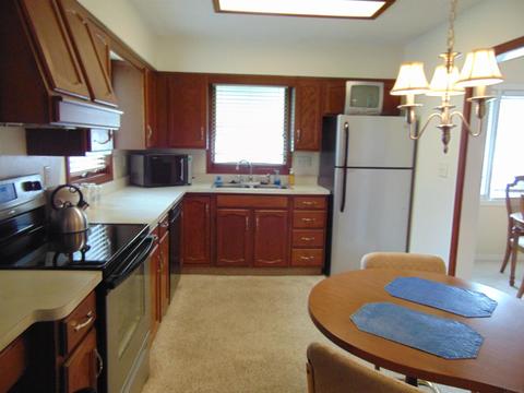 528 E Central Ave, Bluffton, IN 46714 photo 4
