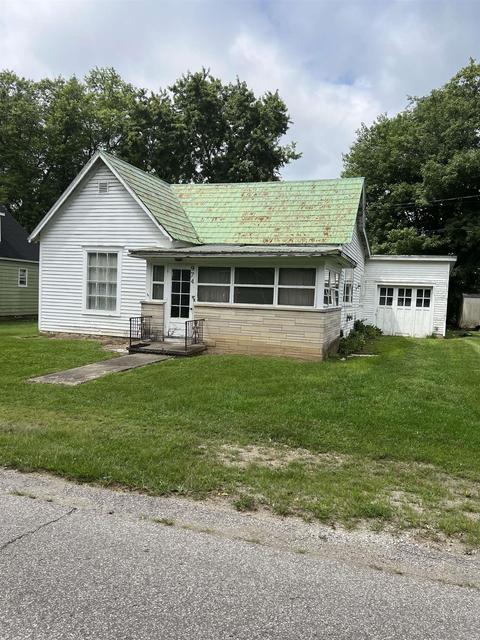 974 S 9th St, Mitchell, IN 47446 photo 1