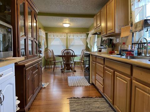 612 W Grissom Ave, Mitchell, IN 47446 photo 2