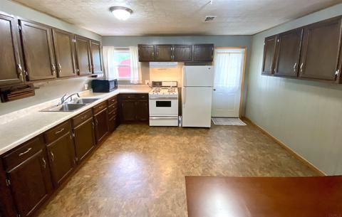 2540 Birk Dr, Jasper, IN 47546 photo 2