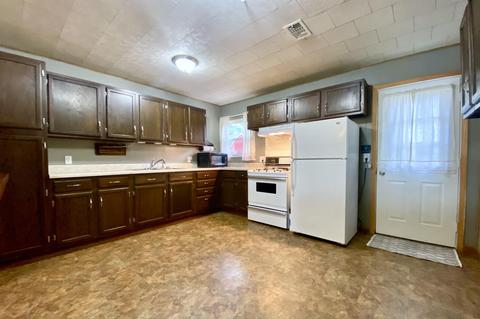 2540 Birk Dr, Jasper, IN 47546 photo 3