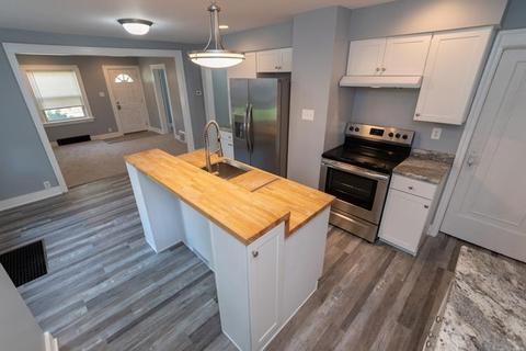 402 E Oakside St, South Bend, IN 46614 photo 9