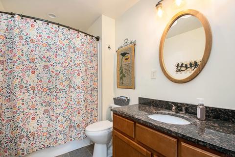 756 E Walnut St, Nappanee, IN 46550 photo 10