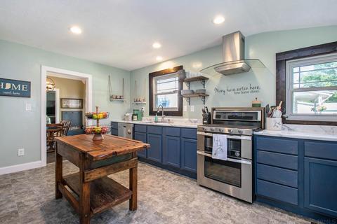 756 E Walnut St, Nappanee, IN 46550 photo 7