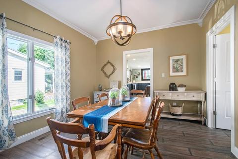 756 E Walnut St, Nappanee, IN 46550 photo 4