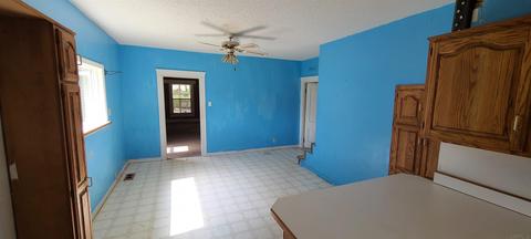 323 E 6th St, Mount Carmel, IL 62863 photo 8