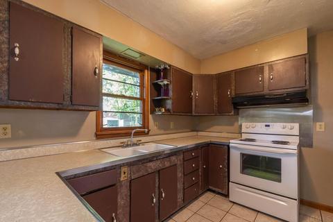 4532 E Deckard Dr, Bloomington, IN 47408 photo 8