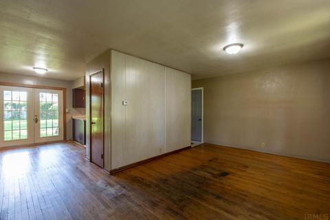 4532 E Deckard Dr, Bloomington, IN 47408 photo 5