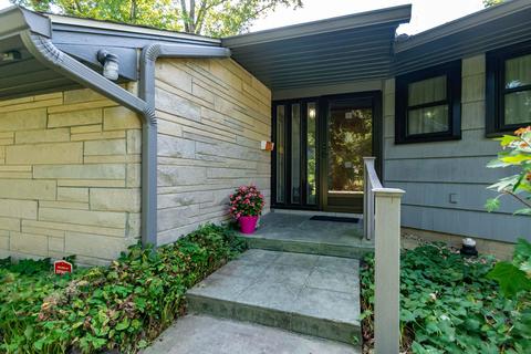 1320 E Southdowns St, Bloomington, IN 47401 photo 2