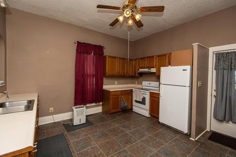 712 W 3rd St, Bicknell, IN 47512 photo 11