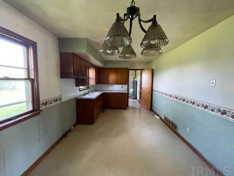 910 E 11th St, Fowler, IN 47944 photo 4