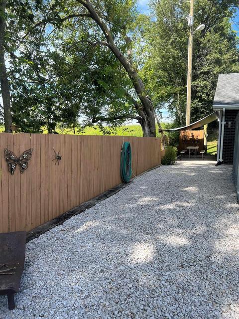 365 Rager Rd, Mitchell, IN 47446 photo 6