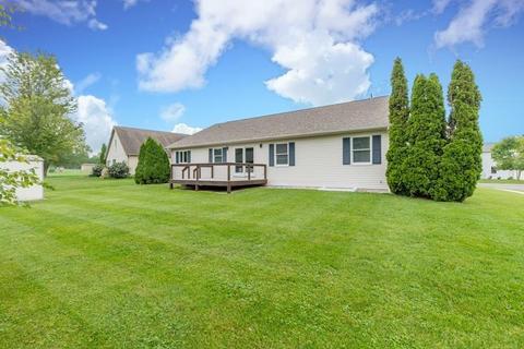 719 Mohawk Dr, Nappanee, IN 46550 photo 2