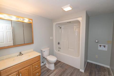 719 Mohawk Dr, Nappanee, IN 46550 photo 32
