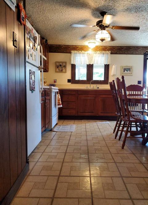 242 N 6th St, Mitchell, IN 47446 photo 3