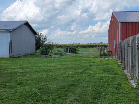 1475 E Division Rd, Tipton, IN 46072 photo 4