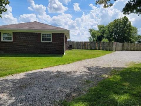 1475 E Division Rd, Tipton, IN 46072 photo 8