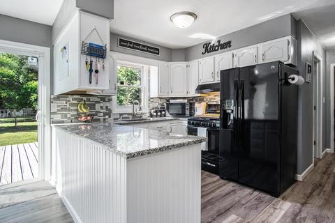 30952 Oakbrook Dr, Granger, IN 46530 photo 17