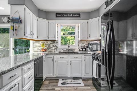 30952 Oakbrook Dr, Granger, IN 46530 photo 18