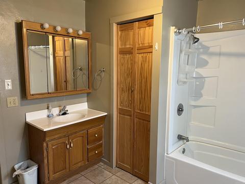 519 E Walnut St, Greentown, IN 46936 photo 11