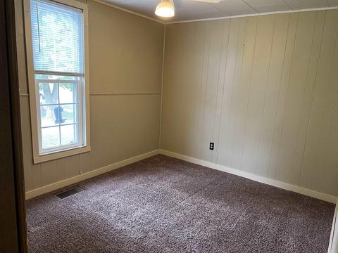519 E Walnut St, Greentown, IN 46936 photo 8