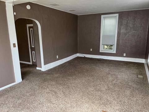 519 E Walnut St, Greentown, IN 46936 photo 5