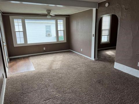 519 E Walnut St, Greentown, IN 46936 photo 4