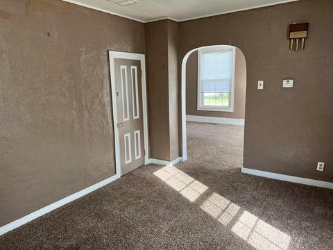519 E Walnut St, Greentown, IN 46936 photo 6